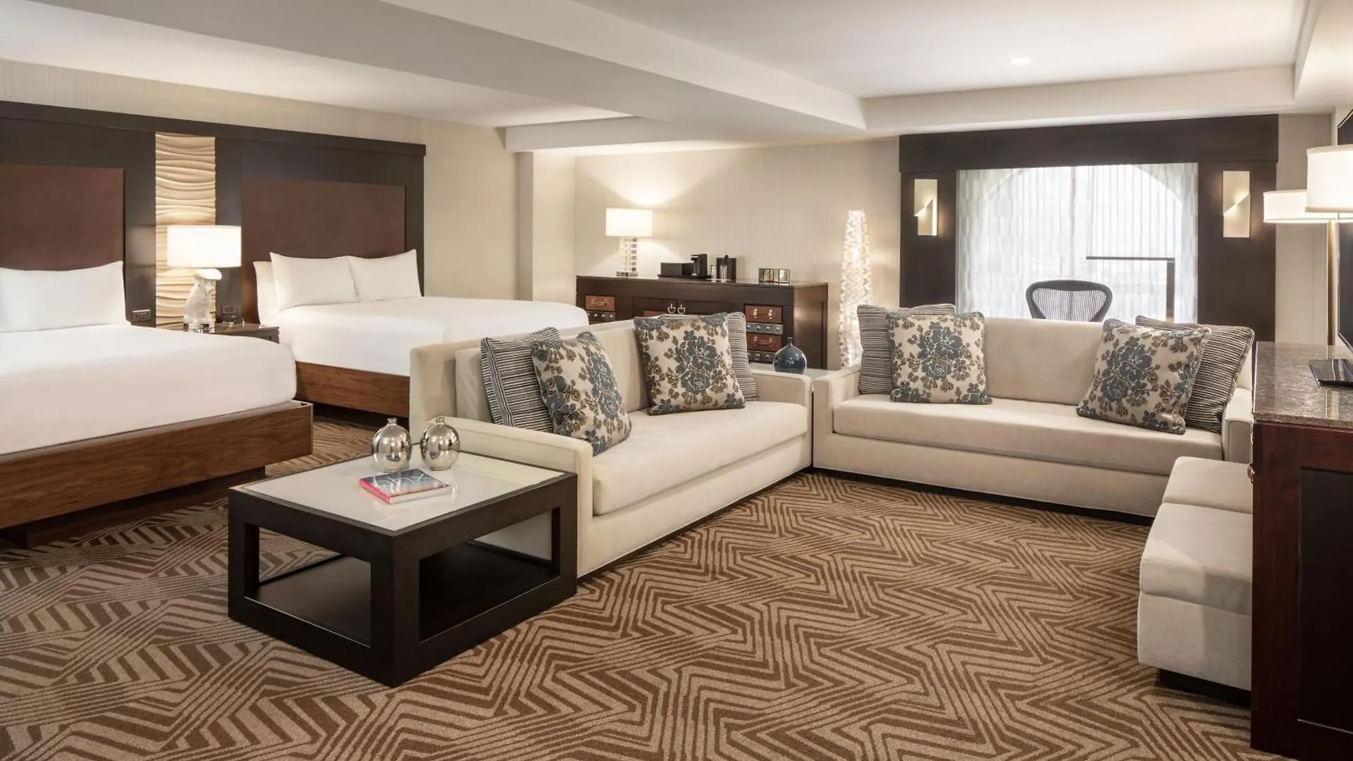 Renaissance Phoenix Downtown Hotel 5*,