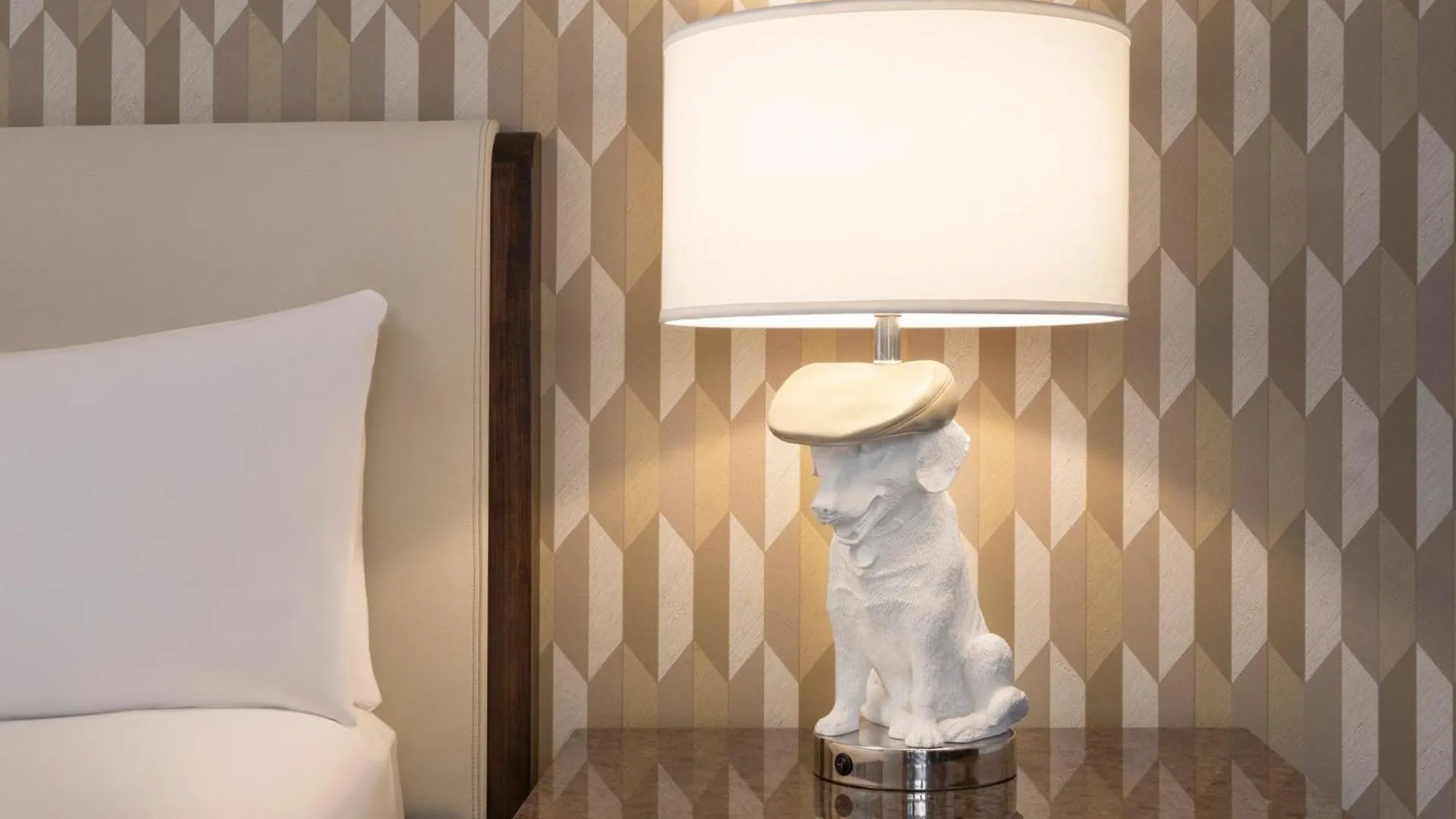 Renaissance Phoenix Downtown Hotel